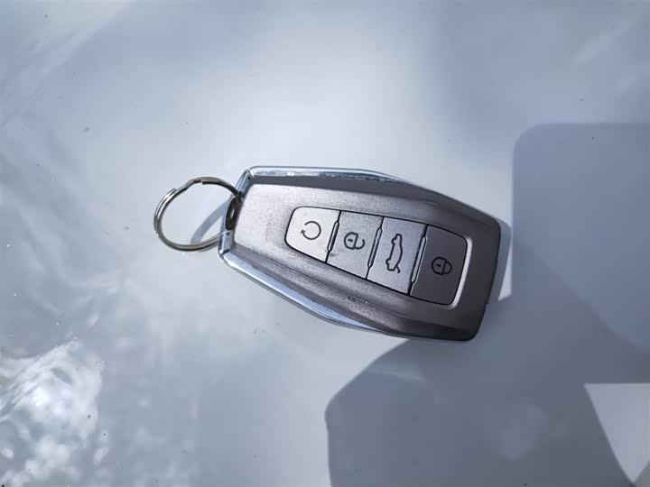 Фото 11 - Geely Coolray