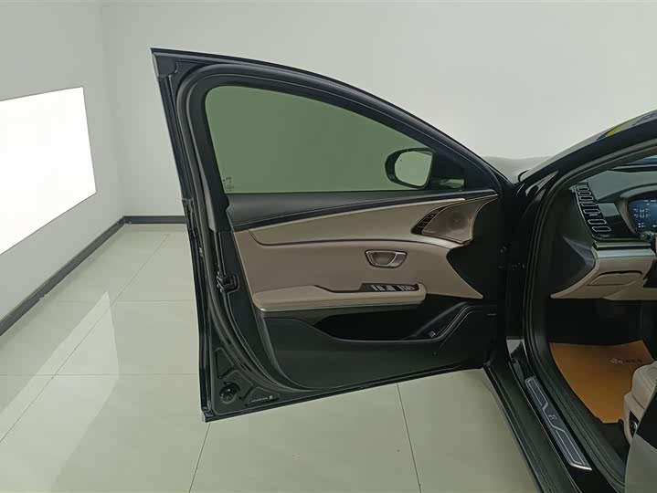 Фото 7 - BYD Han