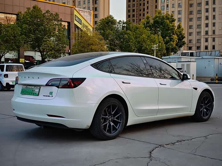 Фото 7 - Tesla Model 3