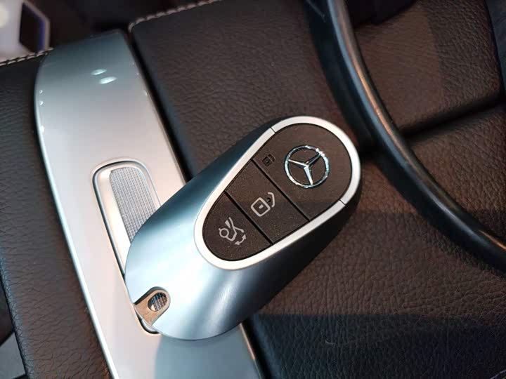 Фото 9 - Mercedes-Benz C-Class