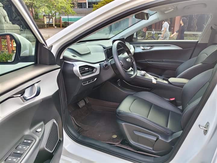 Фото 10 - Geely Geometry A