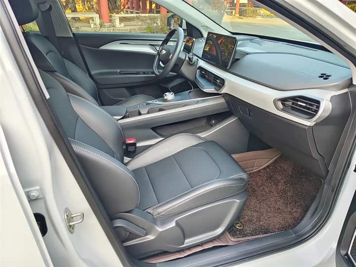 Фото 12 - Geely Geometry A