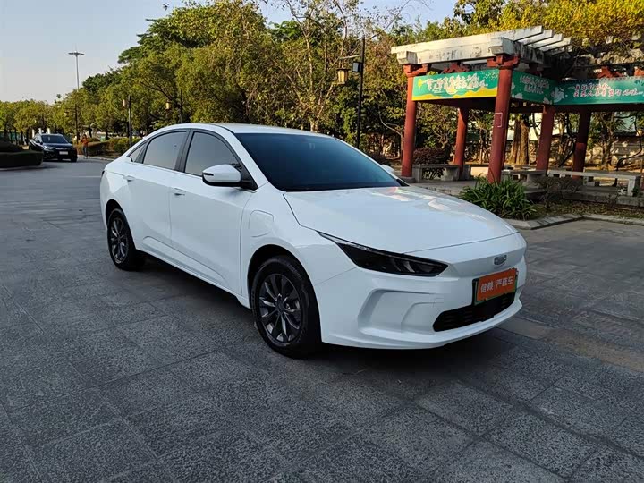 Фото 2 - Geely Geometry A