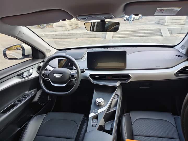 Фото 9 - Geely Geometry A