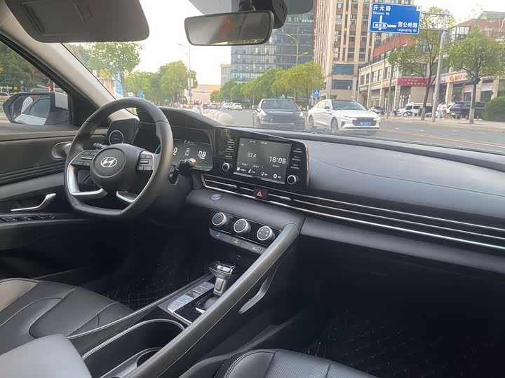 Фото 10 - Hyundai Elantra N line