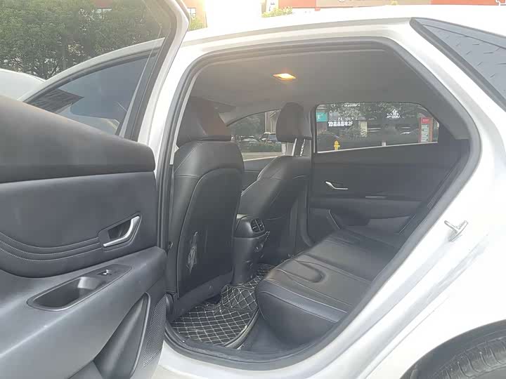 Фото 12 - Hyundai Elantra N line