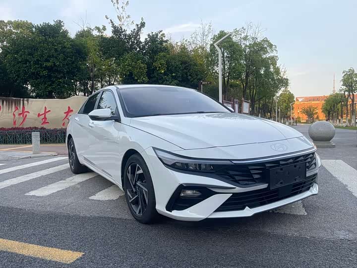 Фото 3 - Hyundai Elantra N line