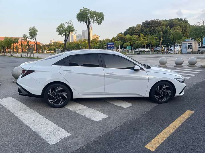 Фото 4 - Hyundai Elantra N line