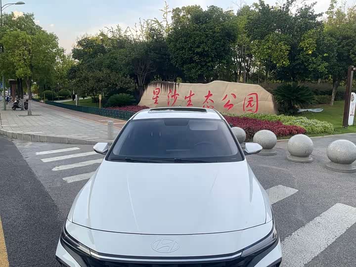 Фото 8 - Hyundai Elantra N line