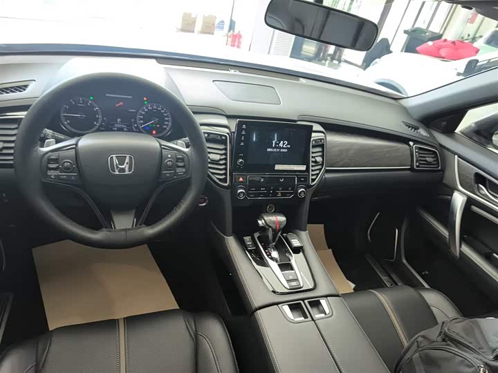 Фото 13 - Honda UR-V