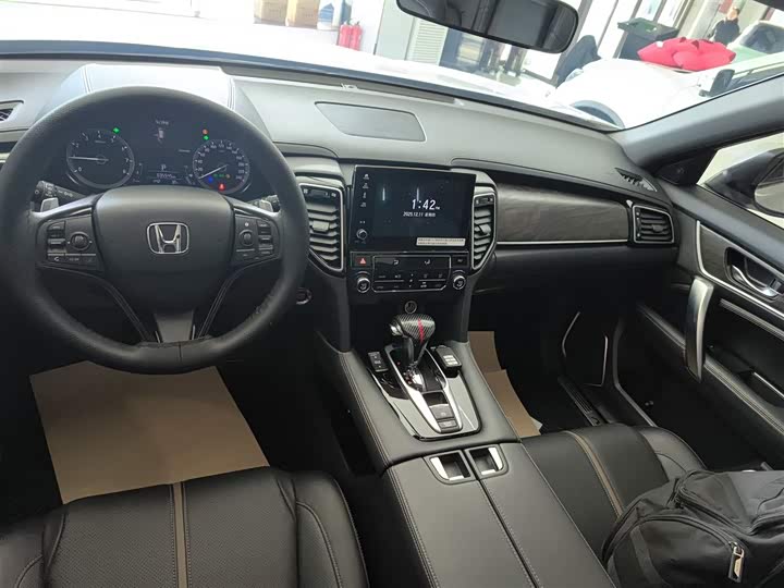 Фото 14 - Honda UR-V