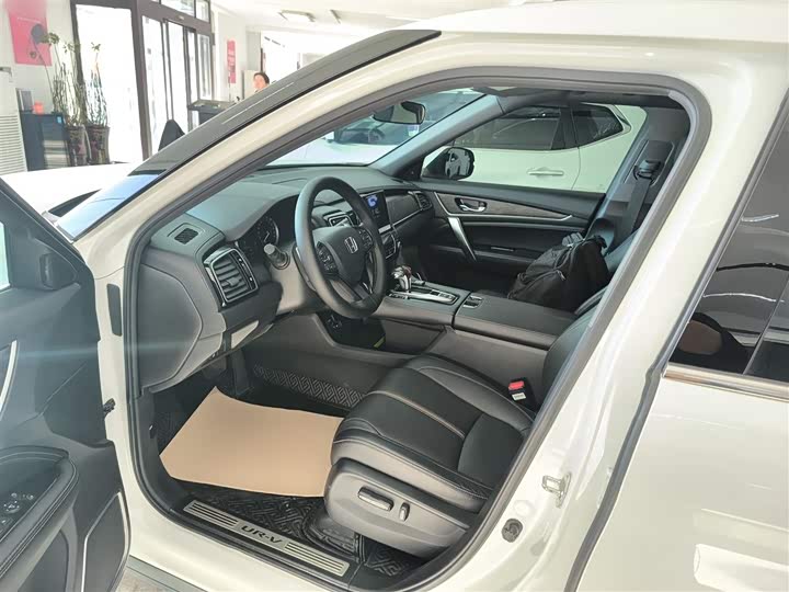 Фото 15 - Honda UR-V