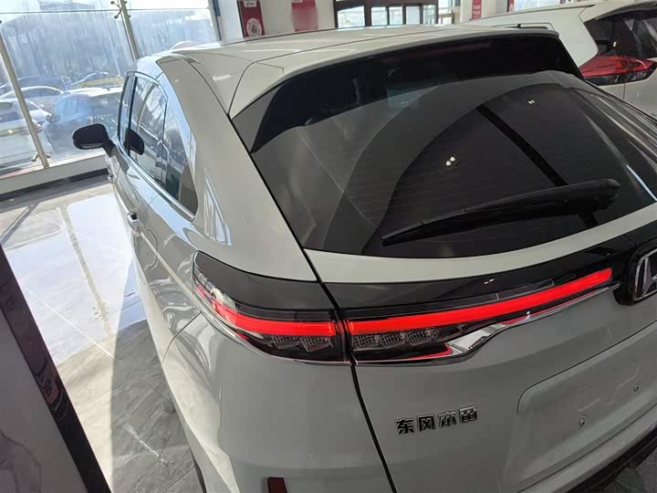 Фото 5 - Honda UR-V