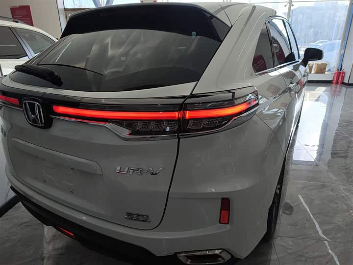 Фото 8 - Honda UR-V