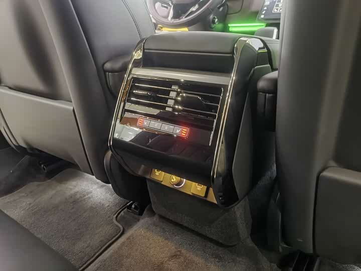 Фото 10 - Land Rover Range Rover Sport