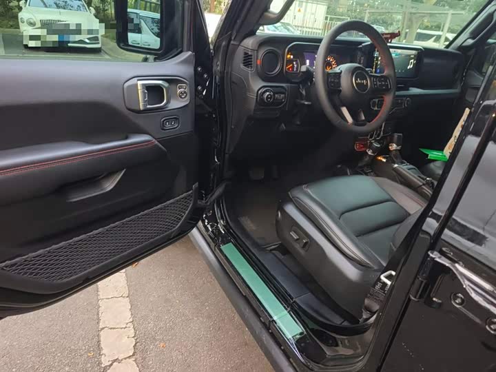 Фото 14 - Jeep Wrangler