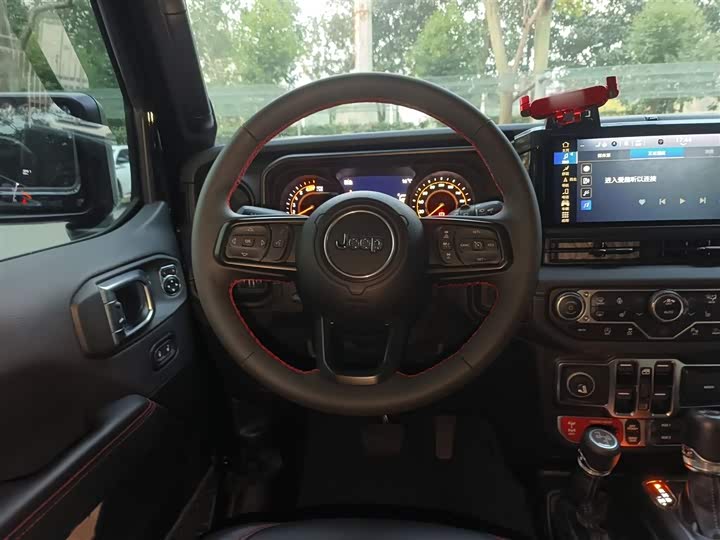 Фото 3 - Jeep Wrangler