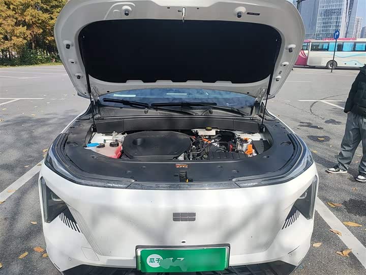 Фото 11 - Geely Galaxy L7