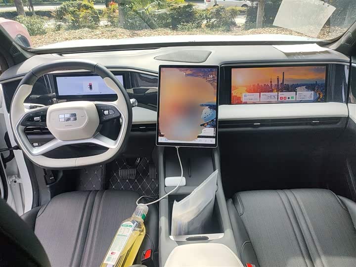 Фото 13 - Geely Galaxy L7