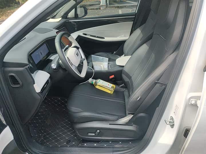 Фото 8 - Geely Galaxy L7