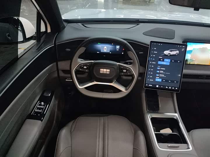 Фото 11 - Geely Galaxy L7