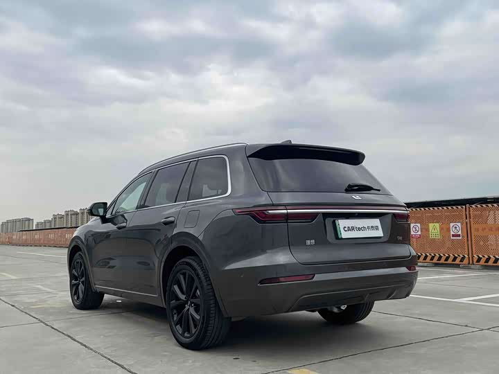 Фото 13 - LiXiang One