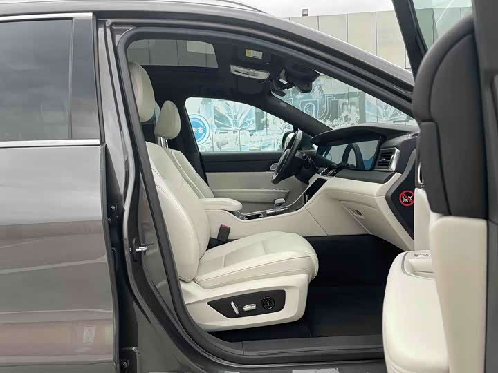 Фото 9 - LiXiang One