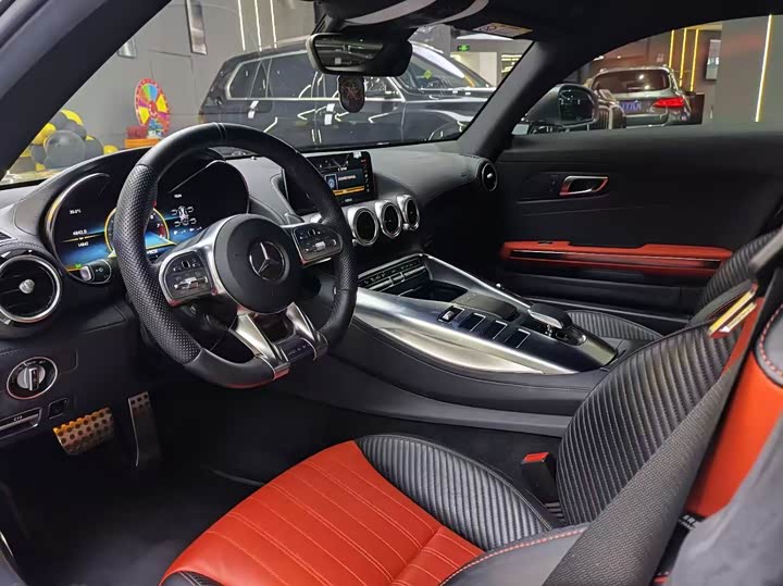 Фото 7 - Mercedes-Benz AMG GT