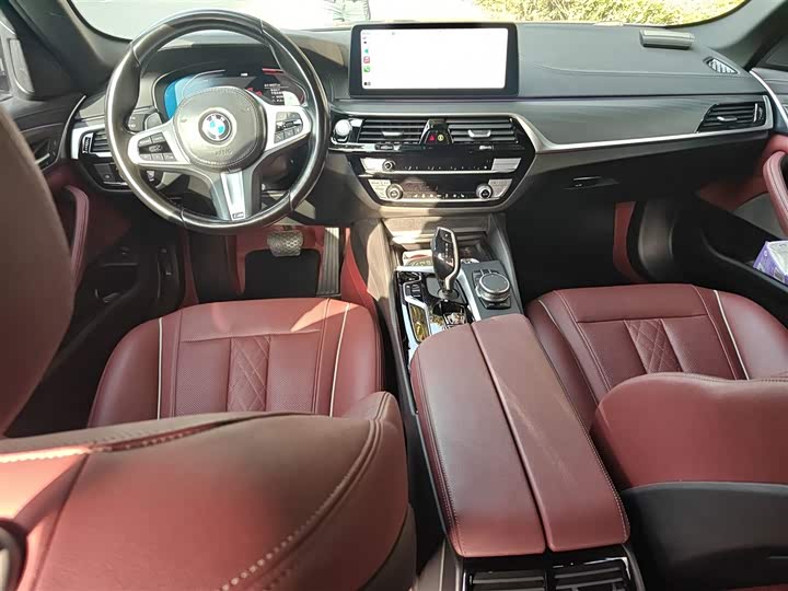 Фото 13 - BMW 5 Series