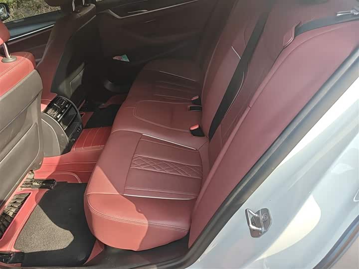 Фото 15 - BMW 5 Series