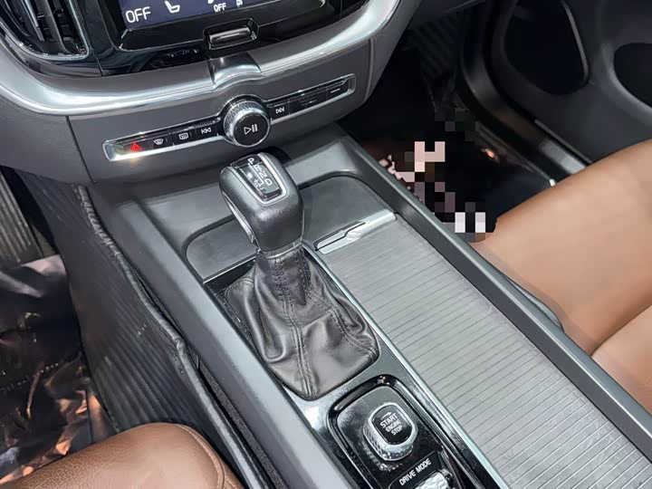 Фото 7 - Volvo XC60