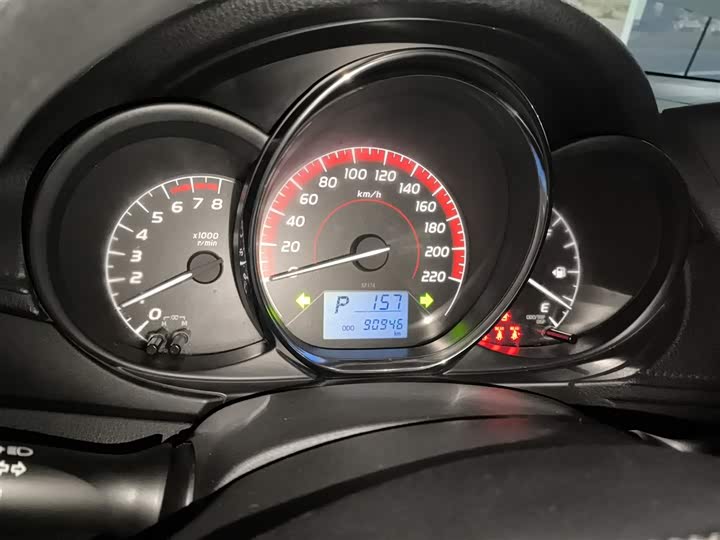 Фото 12 - Toyota Vios