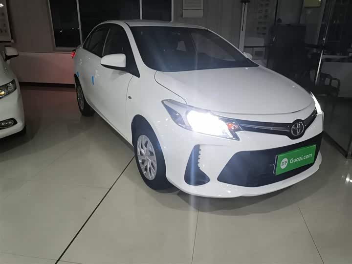 Фото 4 - Toyota Vios
