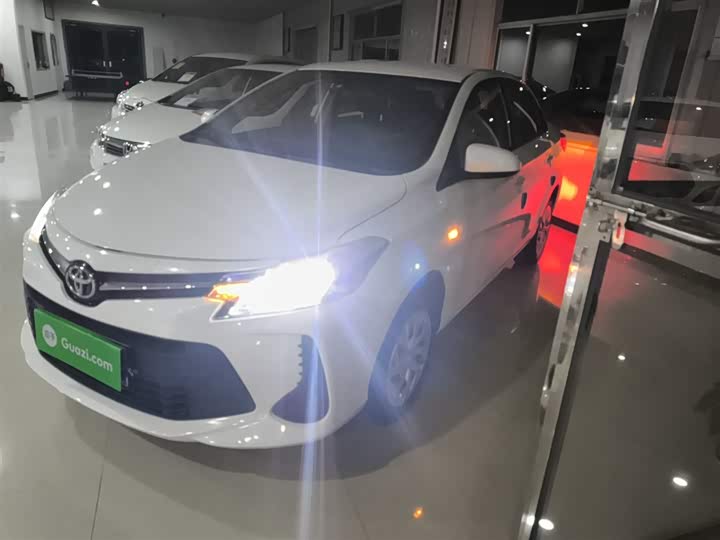 Фото 5 - Toyota Vios