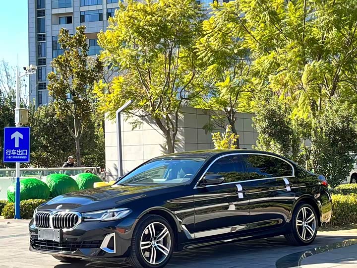 Фото 1 - BMW 5 Series