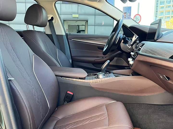 Фото 23 - BMW 5 Series