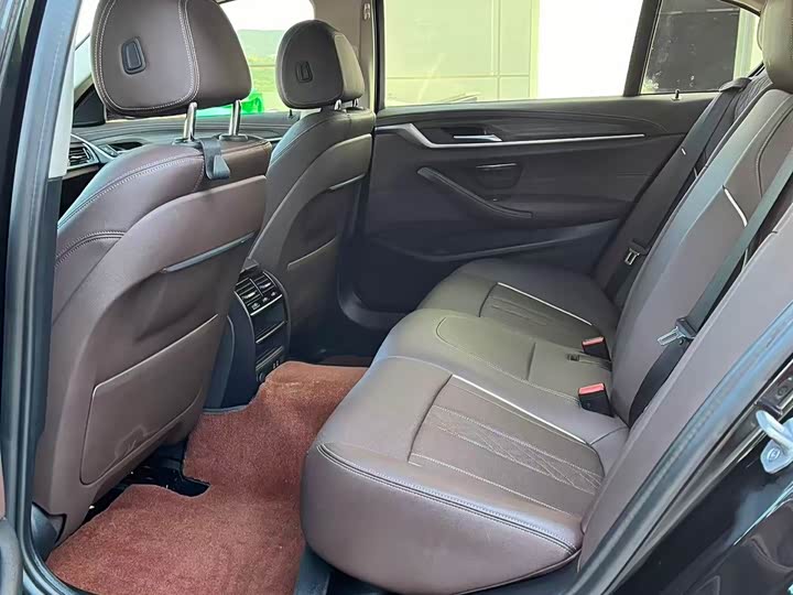 Фото 25 - BMW 5 Series