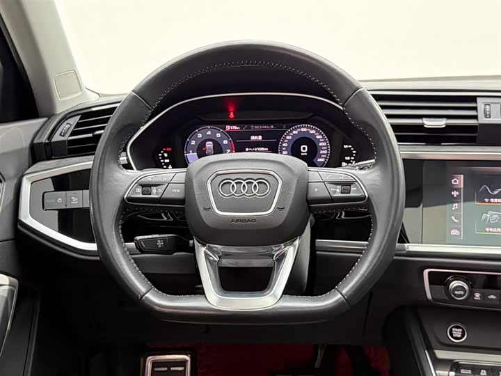 Фото 26 - Audi Q3