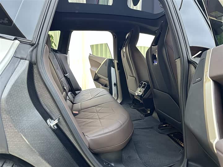 Фото 11 - BMW iX