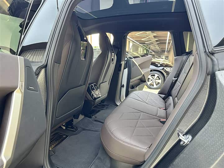 Фото 12 - BMW iX