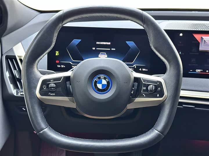 Фото 16 - BMW iX