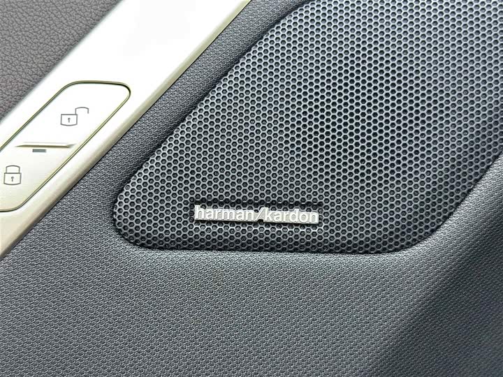 Фото 21 - BMW iX