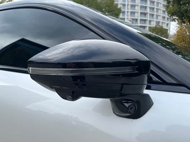 Фото 13 - Zeekr 001