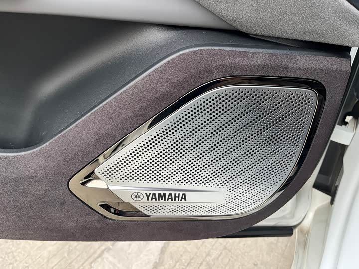 Фото 15 - Zeekr 001