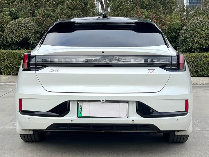 Фото 4 - Zeekr 001