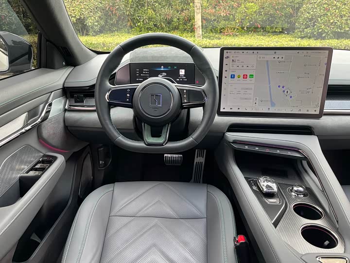 Фото 9 - Zeekr 001