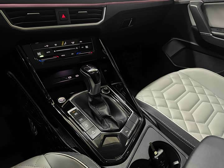 Фото 13 - Volkswagen Tayron