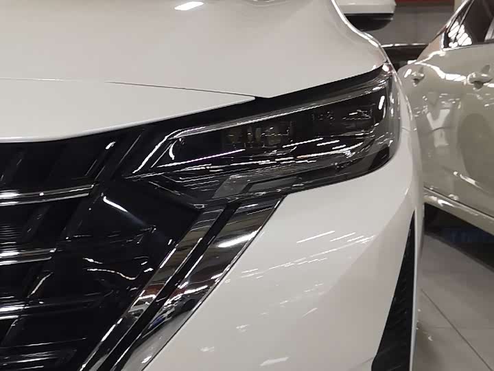 Фото 10 - Nissan Sylphy