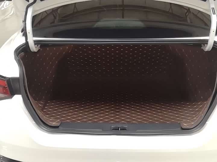 Фото 17 - Nissan Sylphy