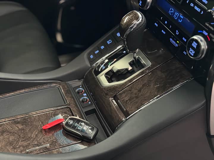 Фото 11 - Toyota Alphard